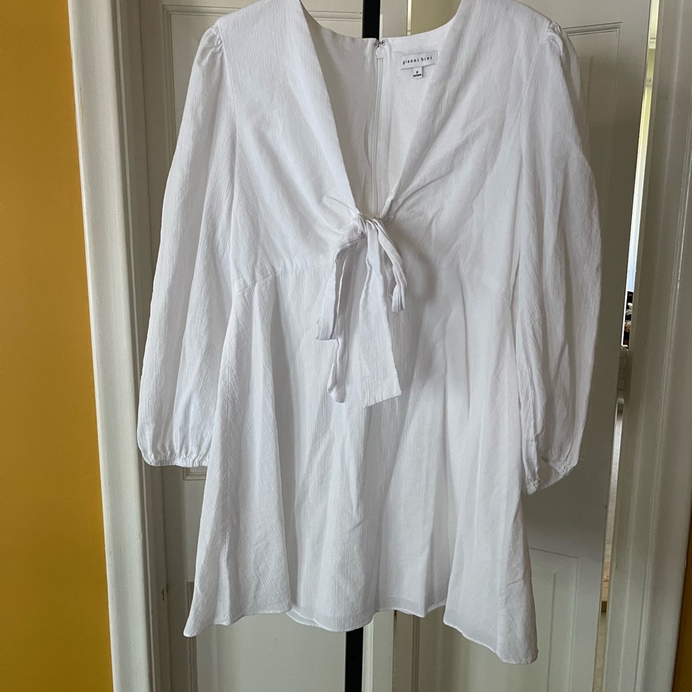 Gianni Bini White Linen Dress with Tie-Front, size 8